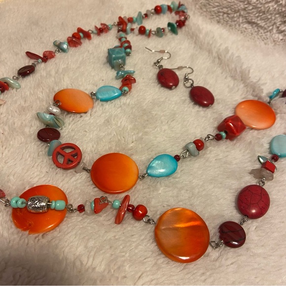 Large beaded necklace with matching earrings - Picture 2 of 5